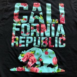 California Republic roses tee M